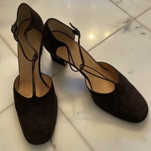 Gorgeous Vintage Calvin Klein Brown Suede Pumps